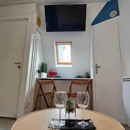 아파트 Renove Parisien En Plein Coeur De L'ile Saint-louis Juste En Face De Notre-dame ! 파리