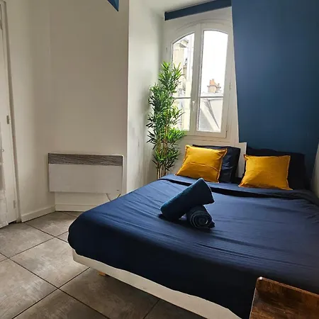Renove Parisien En Plein Coeur De L'ile Saint-louis Juste En Face De Notre-dame ! * Paris